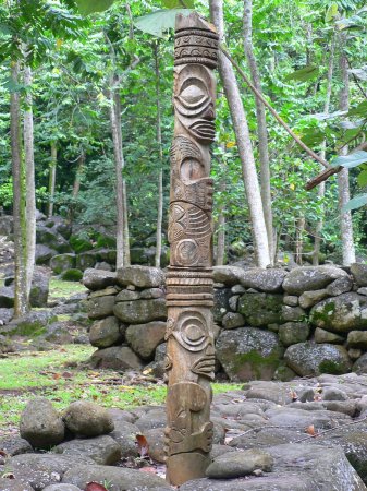 56- Tiki de bois 